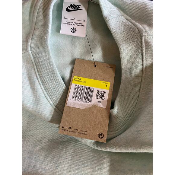 Nike Mint Green Crewneck Sweatshirt Women’s Small | Classic Fleece Pullover - Picture 4 of 4